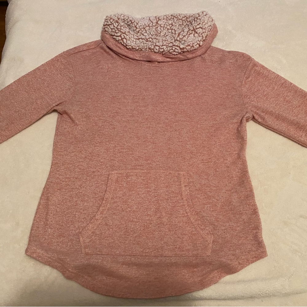Cute cream Pink hoodie shirt.